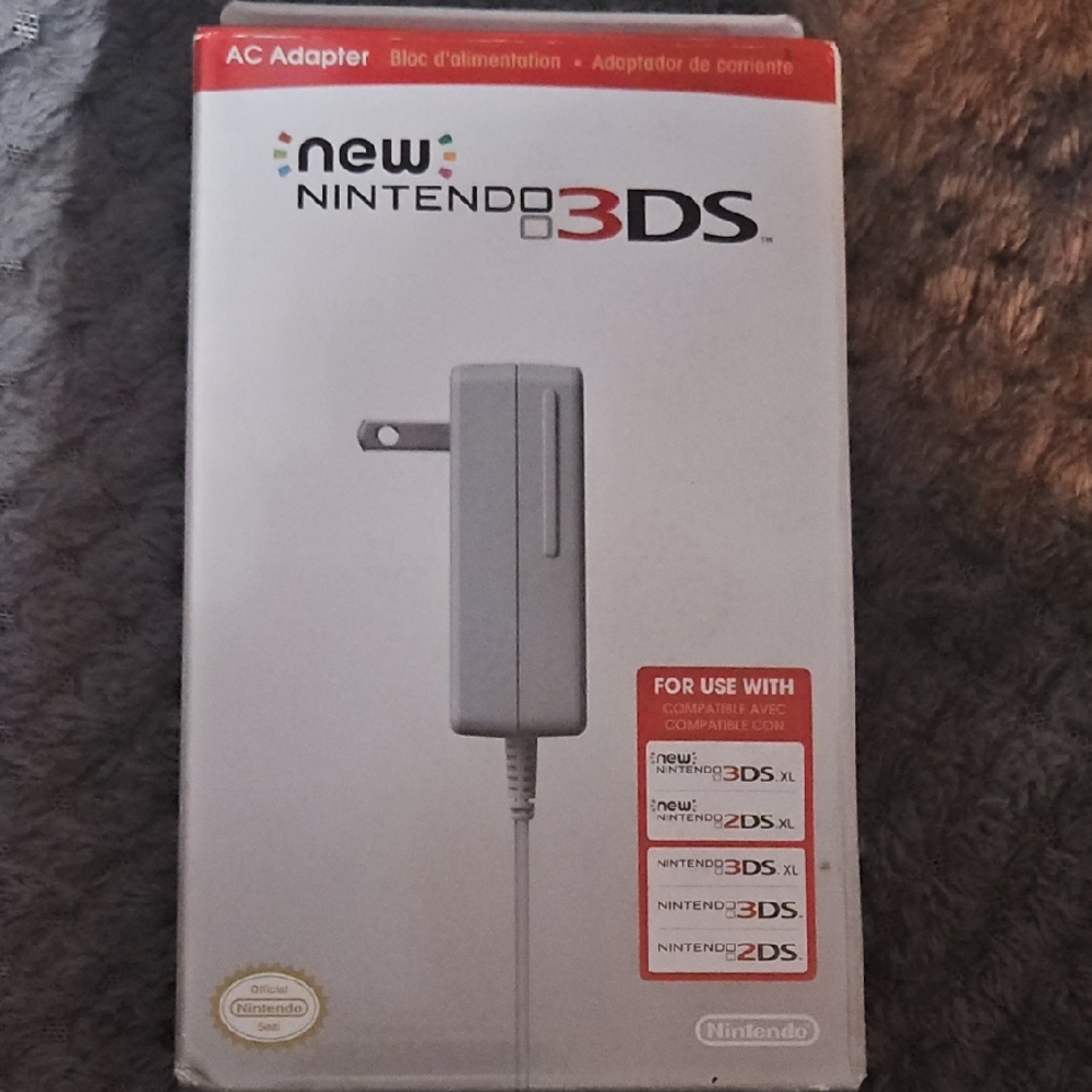 Nintendo 3DS AC Adapter in Gray